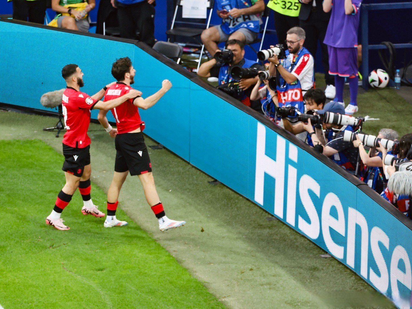 开云体育app-MAD带队取胜！，哈兰德重要时刻持续失利赢得满堂喝彩-开云体育app